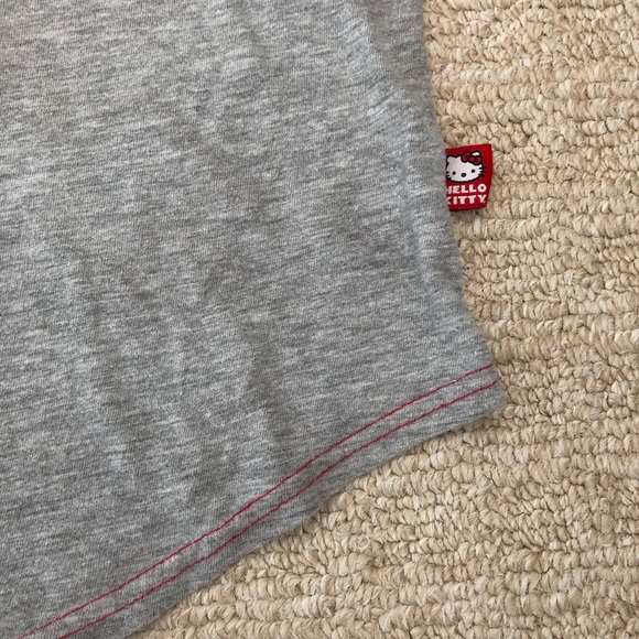 Gray & rainbow Hello Kitty Girls’ t-shirt - Picture 4 of 6